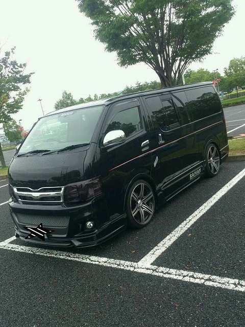 愛知県　FALD さん　ハイエース   TRH200