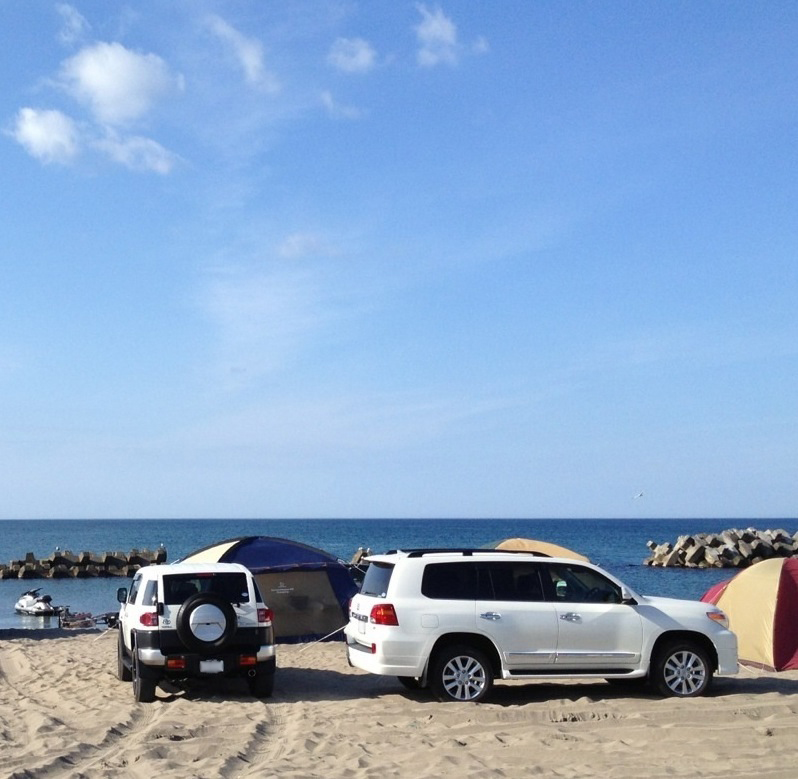 北海道　夏吉 さん　ランクル200とFJ