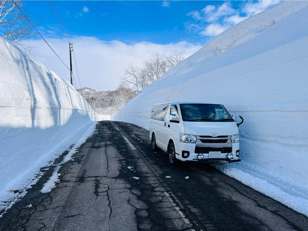 千葉県　スタフィー さん　ハイエース6型　4WD ディーゼル　ダークプライムⅡ