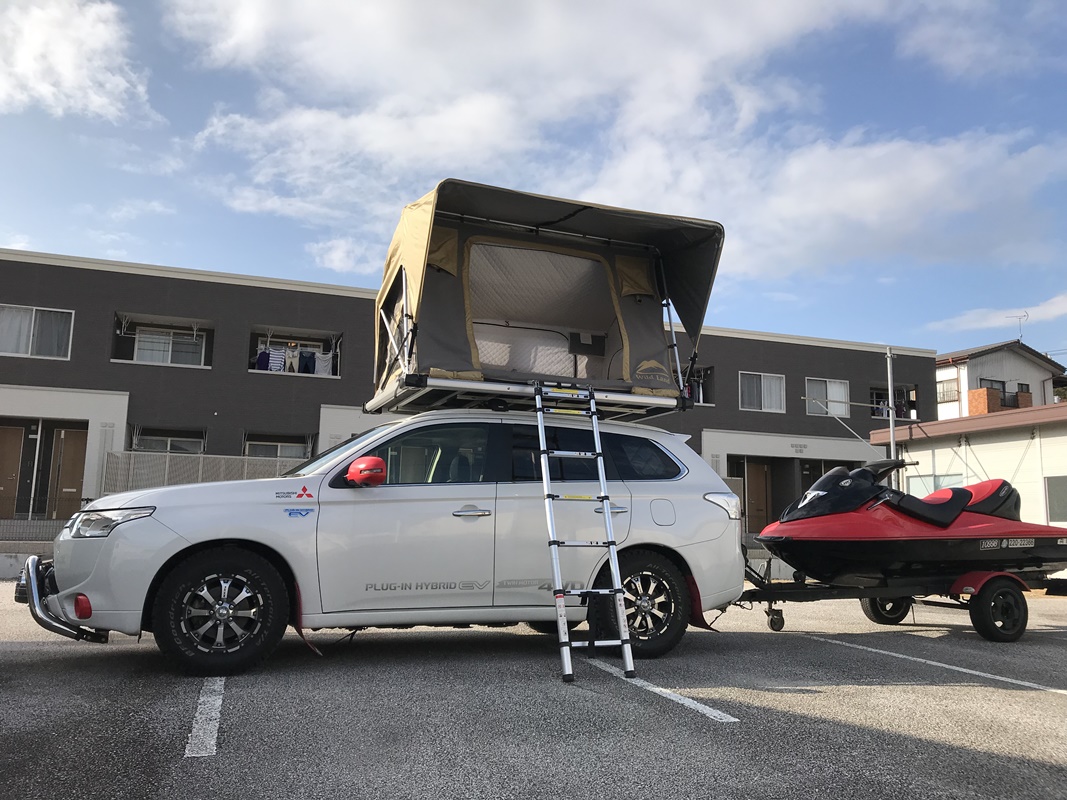 高知県　ウチキャン さん　アウトランダーPHEV