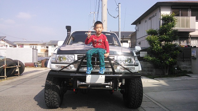 兵庫県　二人の子持ちくん さん　ランクル80