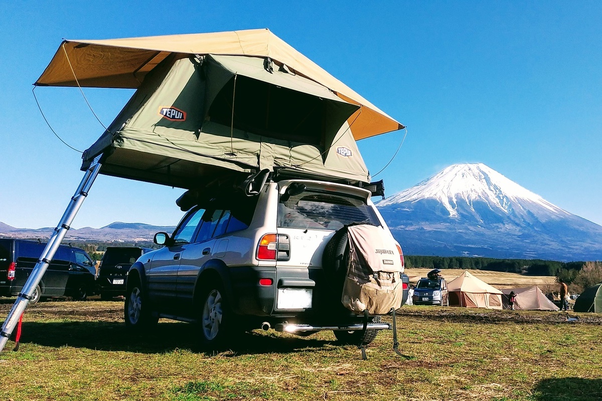 神奈川県　アロハら さん　RAV4