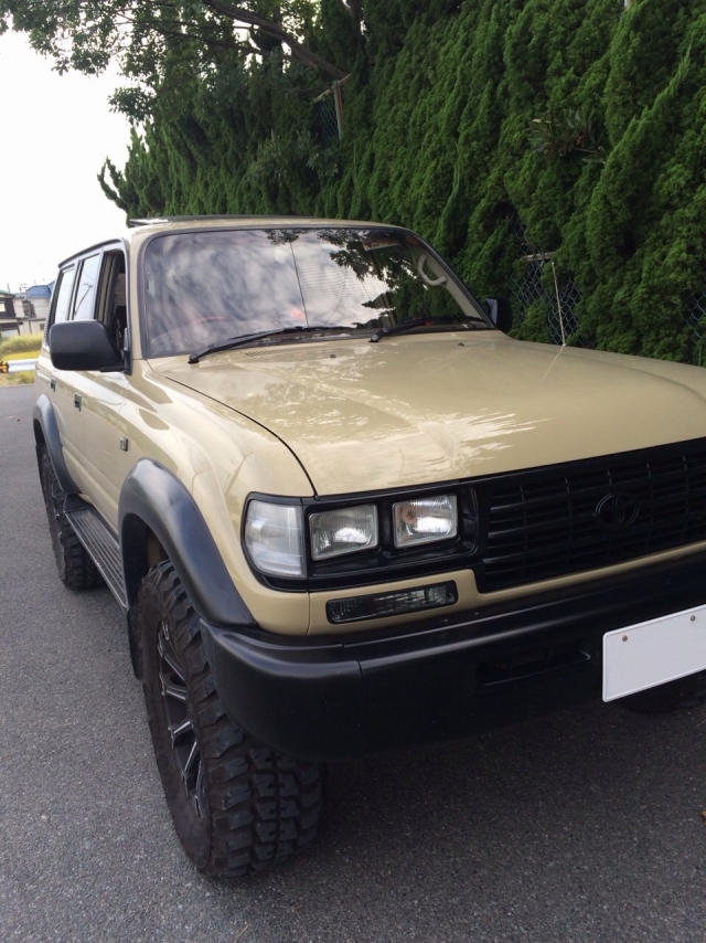 茨城県　丸いponpon さん　ランクル80
