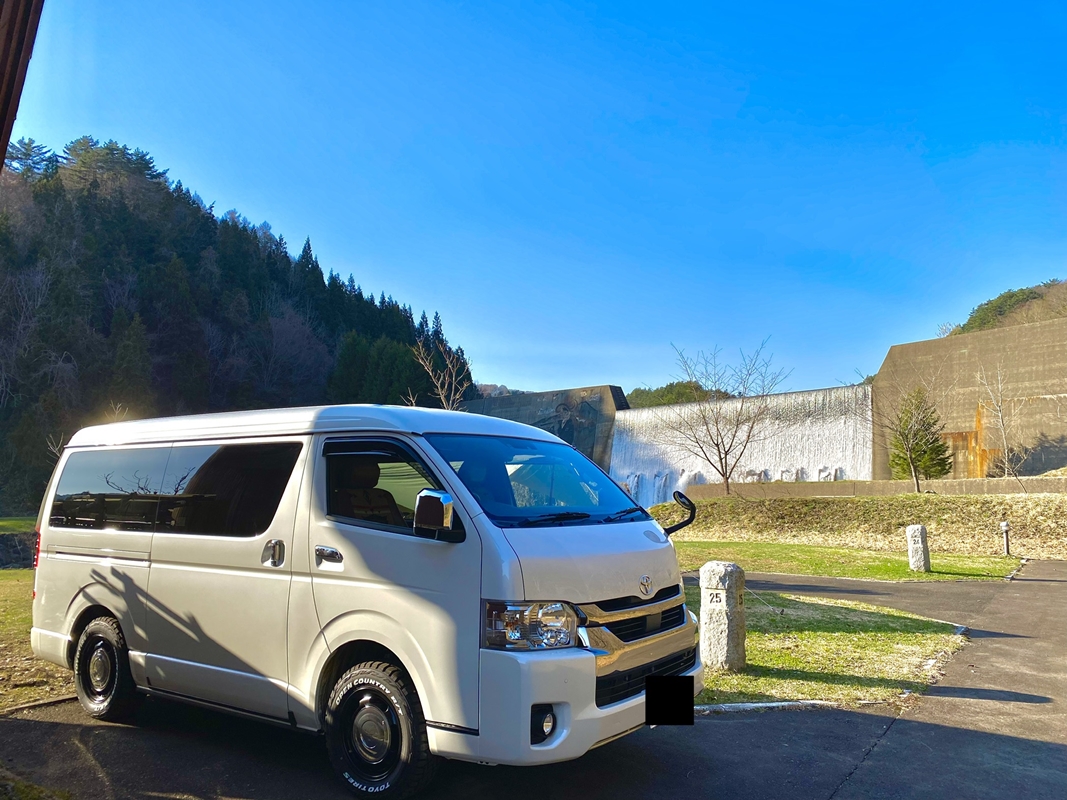 秋田県　スカイ さん　ハイエースバン