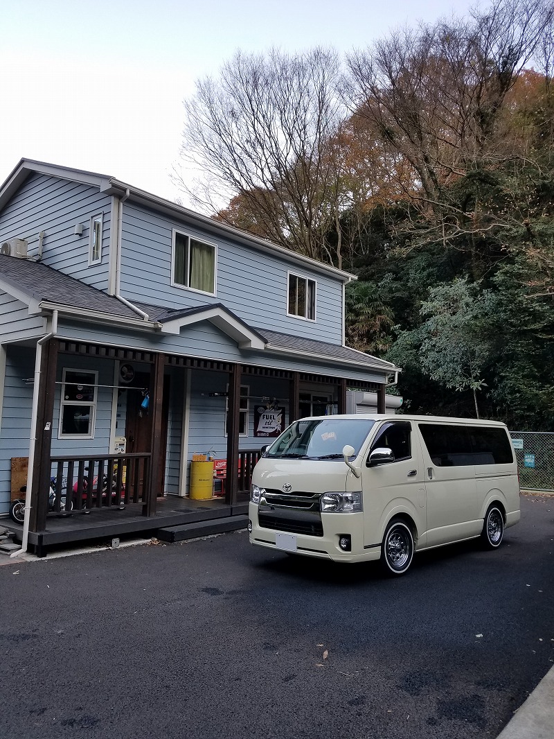 静岡県　３２１４ さん　ハイエースバン