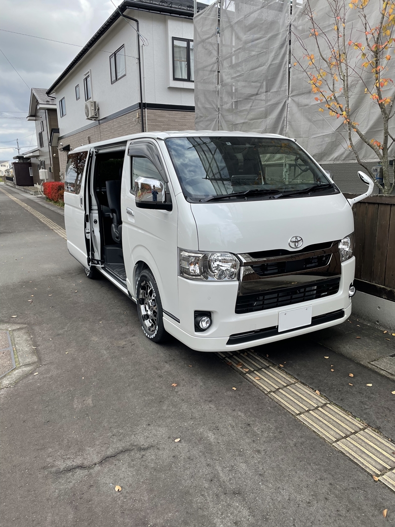 青森県　ウル さん　ハイエースダークプライム2