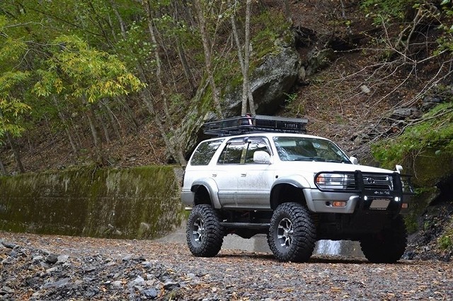 徳島県　Kosuke,,, さん　Hilux surf 185