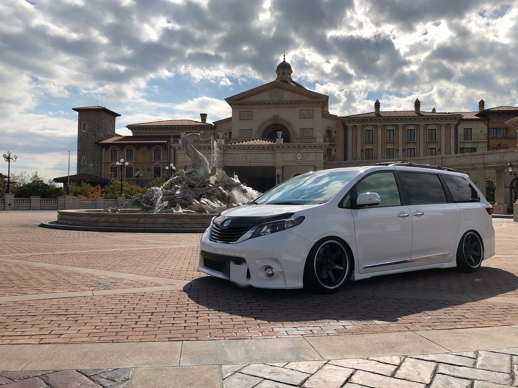 茨城県　クロ さん　US TOYOTA  SIENNA