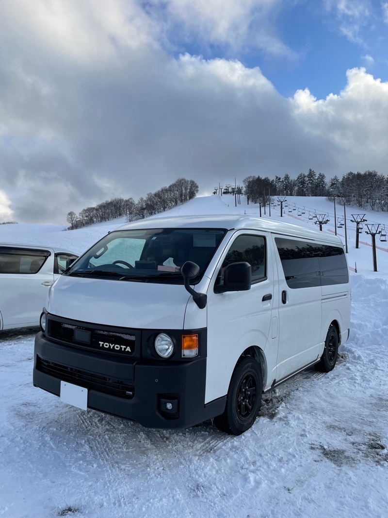 山形県　ともみかめいりんがく さん　ハイエースワゴン