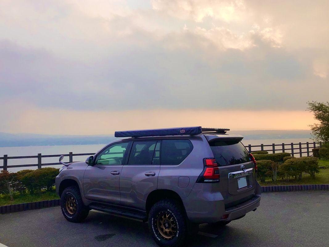 神奈川県　HOLIDAY さん　ランクルプラド