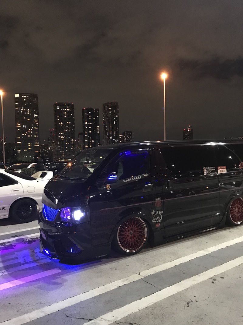 埼玉県　黒夜叉 さん　ハイエース200