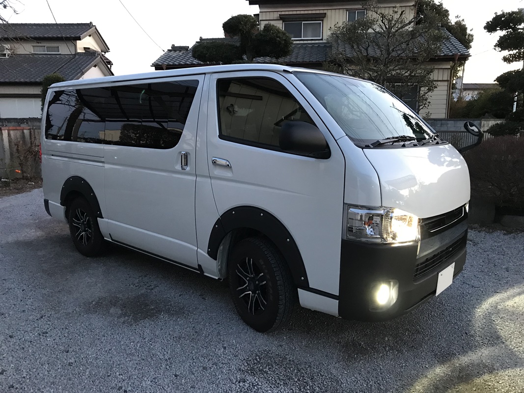 埼玉県　くろ さん　ハイエース