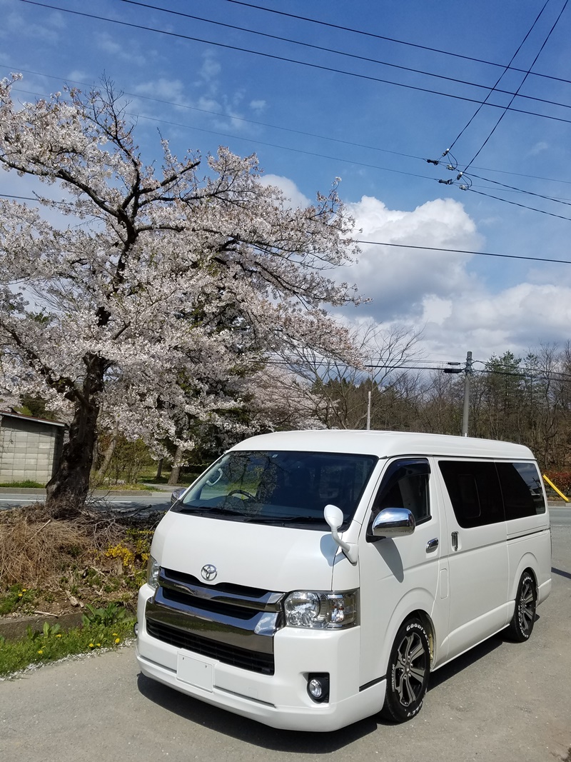 山形県　アベコウムテン さん　ハイエースバン