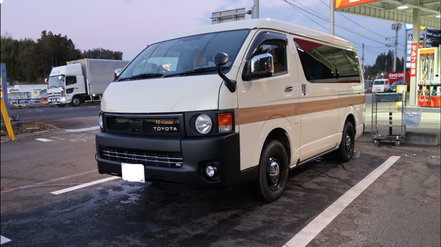 福島県　ししどど さん　ハイエースワゴンFD-classic丸目