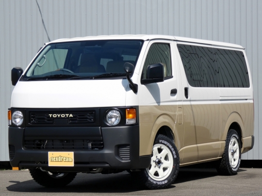 ハイエース200系パーツ新車コンプリートハイエースツートンペイント