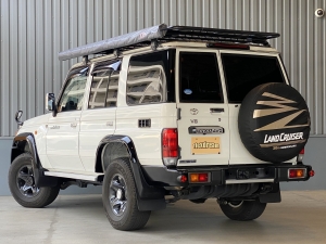 ランクル７０７０周年特別パーツ　ARB