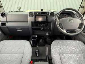 ランクル７０キャンプ　アウトドア　レジャー　４ＷＤ　ＳＵＶ