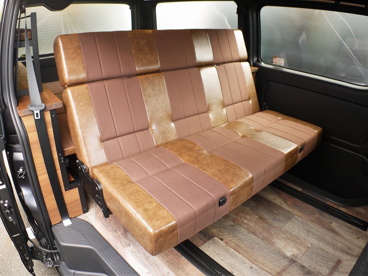 ハイエース 車中泊 バンライフ仕様内装カスタム 新車コンプリート Fd Box7 Vanlife リリース