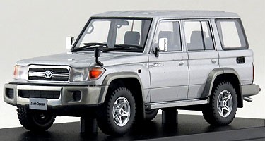 ランクル70再販モデルミニカー登場！76バン・79ピックアップ