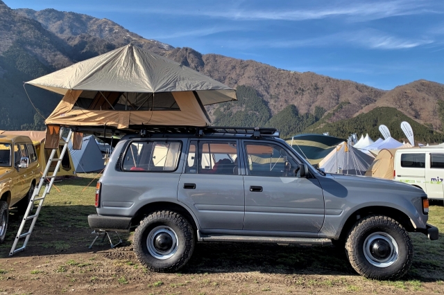 ARB4x4 ルーフトップテント KAKADU（カカドゥ）：ランクル80装着時