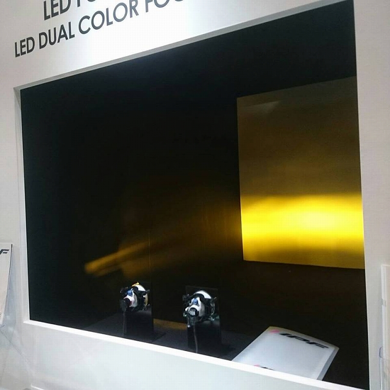 IPFブース LEDデュアルカラーフォグランプ：白・黄2色切り替え（イエロー時）