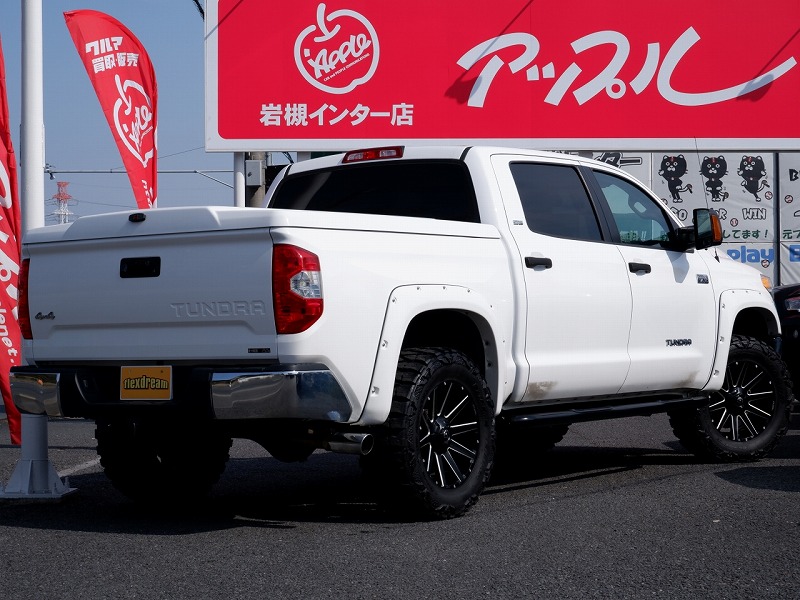 USトヨタ タンドラ SR5 ホワイト×ブッシュワーカーオーバーフェンダー ホワイト リア