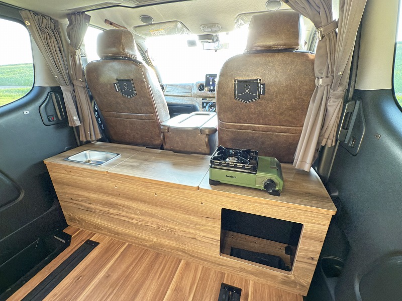 キャラバン カスタムデモカー MONOBOX キャンピングカー キャンピングカー設備 コンロ
