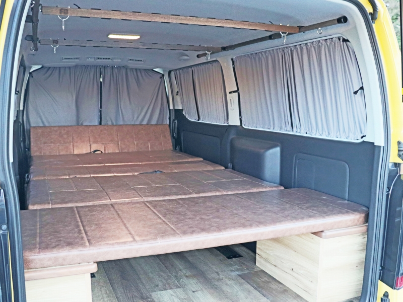 ハイエースカスタムデモカー FD-BOX5 camping（フルフラットベッド＋遮光カーテン）