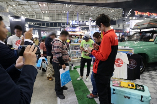 プロバスアングラー_伊豫部健プロ×内山幸也プロ×水野浩聡プロによるFishItEasyサインサイン会_フィッシングショー2018_27