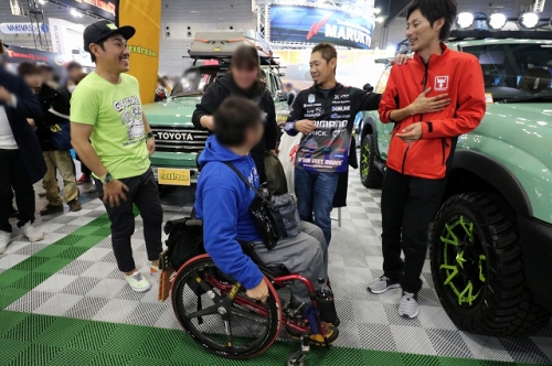 プロバスアングラー_伊豫部健プロ×内山幸也プロ×水野浩聡プロによるFishItEasyサインサイン会_フィッシングショー2018_3