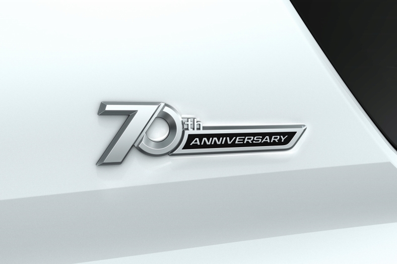 ランクル150プラド TX-L 70周年記念特別仕様車『70thアニバーサリーリミテッド』専用エンブレム