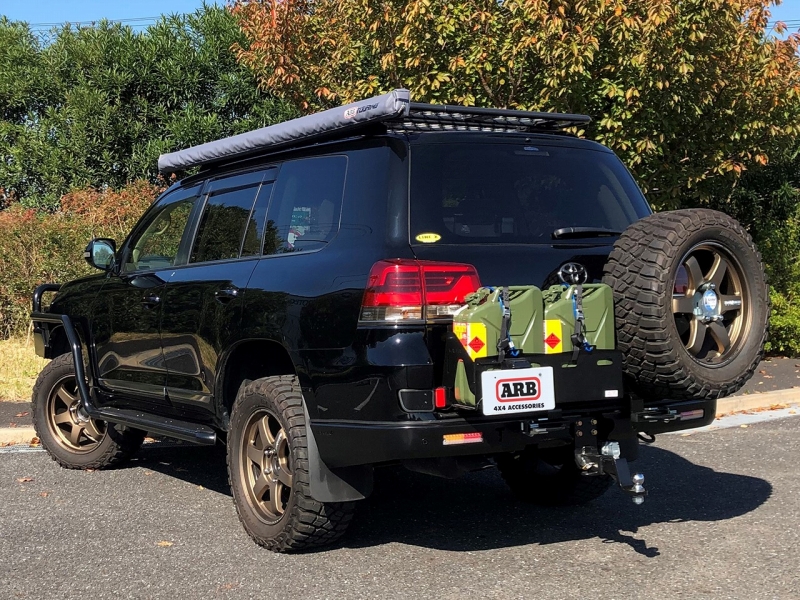 ランクル200 ARBオーニング・カイマーリアバンパー（ジェリー缶ホルダー）