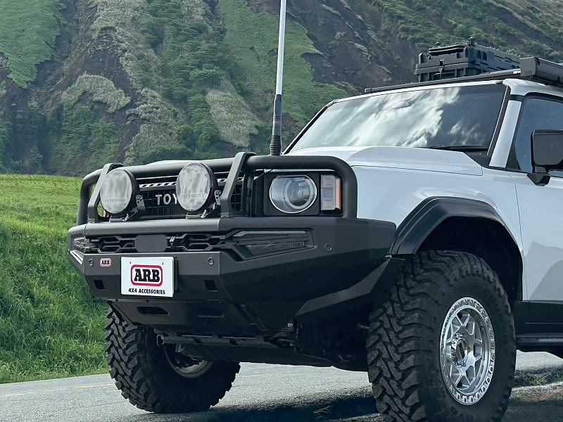 ランクル250カスタムデモカー ARBバンパー・MONOBOXオーバーフェンダー・KMCアルミホイール・TOYOTIRESオープンカントリーRT