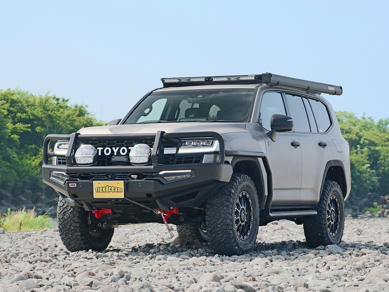 ランクル300 ARBバンパー・リフトアップ × MKWアルミホイール カスタムデモカー（GRスポーツ）