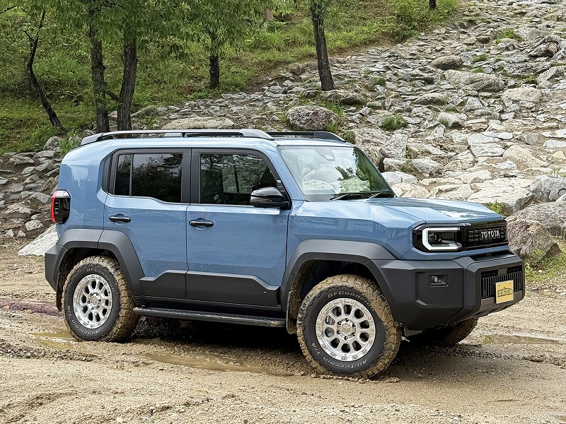 ランクルFJ カスタム車 MKW M204アルミホイール BFグッドリッチATタイヤ（前）