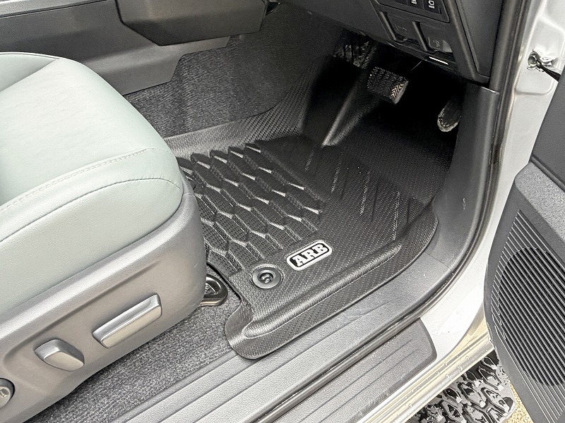 ARB フロアマット（3D立体成型）新型ハイラックス Z Adventure