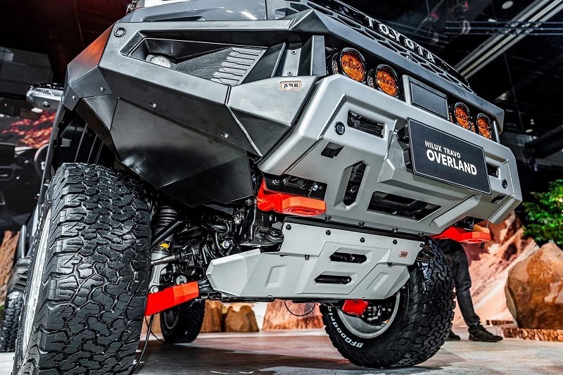 新型ハイラックス（タイトヨタ Hilux Travo）ARBスキッドプレート・牽引フック