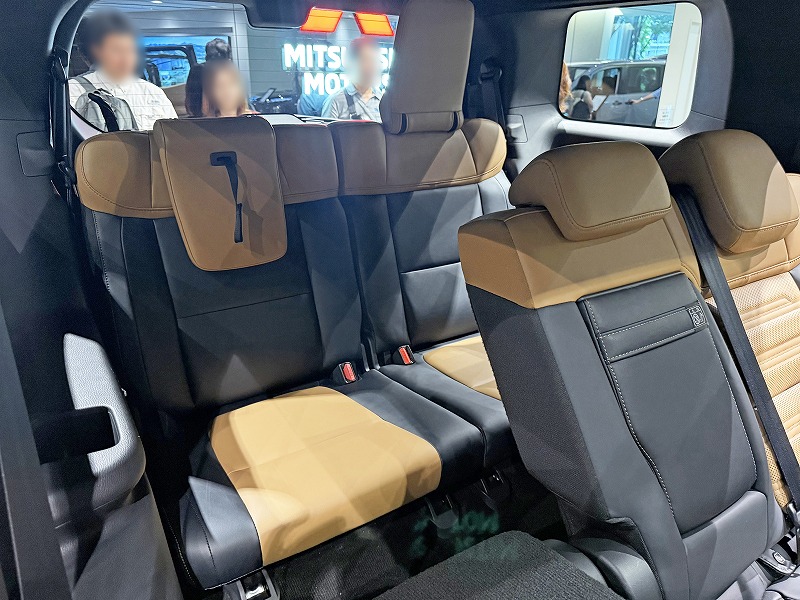 新型パジェロ 3列目シート