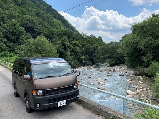 ハイエースＶ車中泊　バンライフ　VANLIFE　OVERLANDER