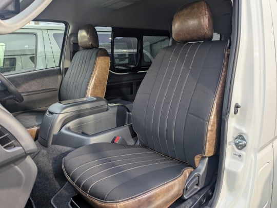 ハイエースワゴン i-seat×2脚搭載3列シート 8人乗り8ナンバーキャンピング
