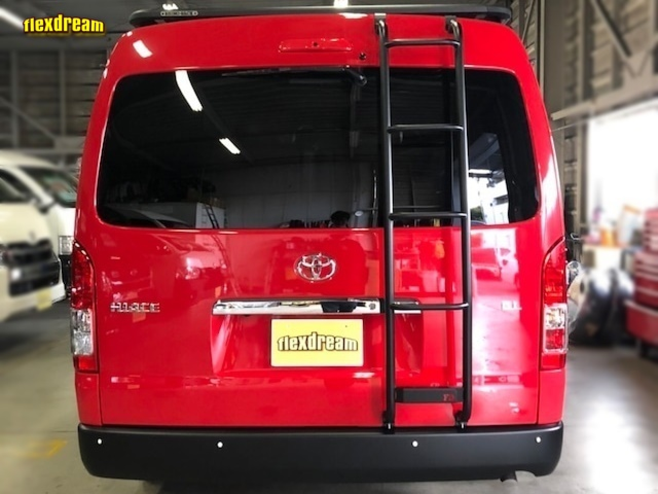 ハイエース200系標準用ラダー / フレックスドリーム(flexdream) ハイエース200系パーツ新車コンプリートflexdream：FDリアラダー