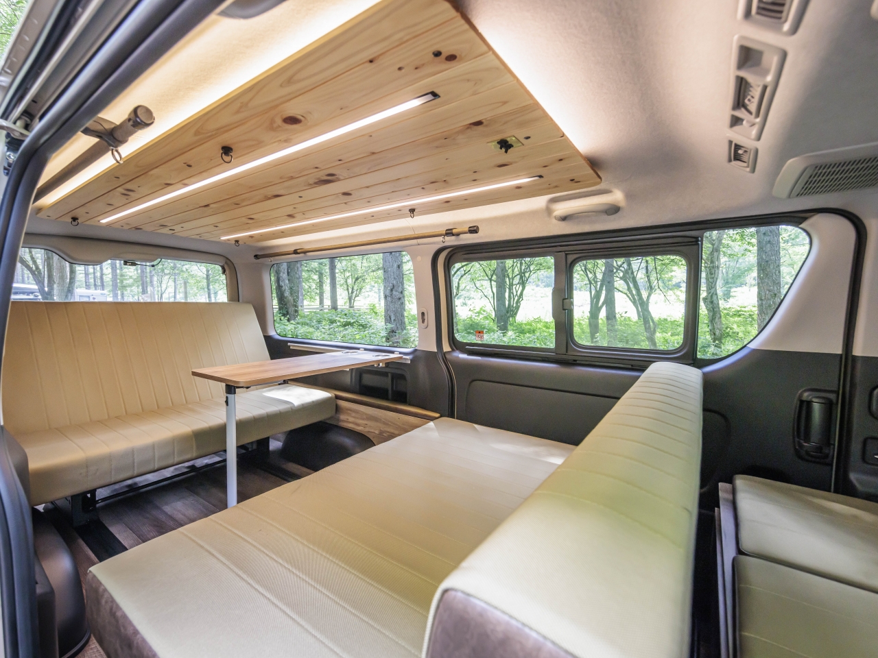 ハイエースバン新車コンプリートハイエース vanlife MONOBOX