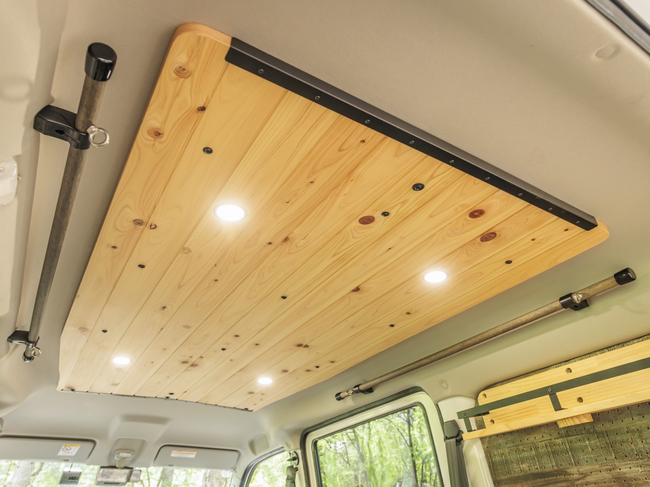 タウンエースVANLIFEカスタムMONOBOX T-01 オプション：天井ウッドパネルLEDダウンライト