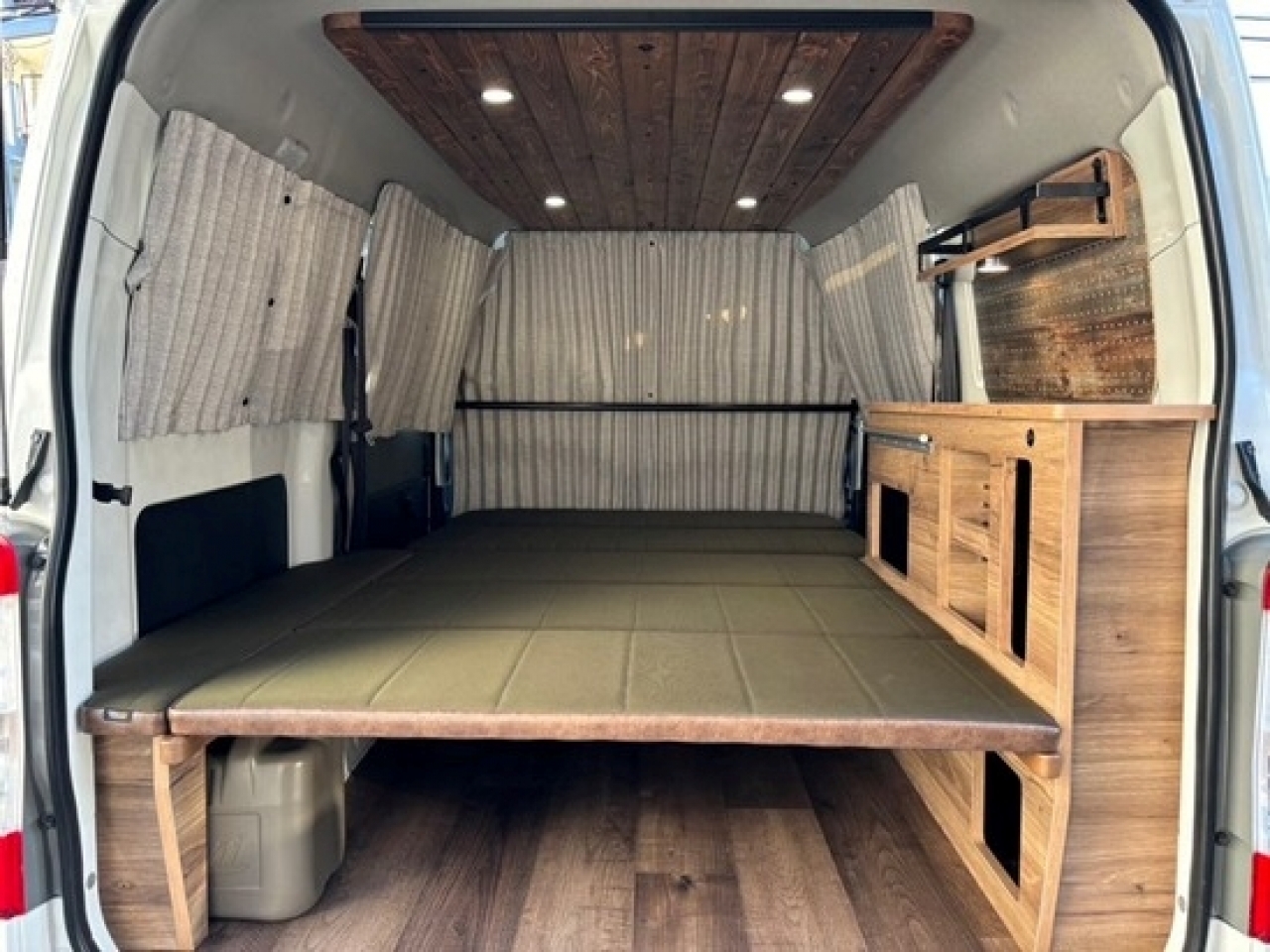 タウンエースVANLIFEカスタムMONOBOX T-01 オプション：フルカーテン（ブラック or トープ）