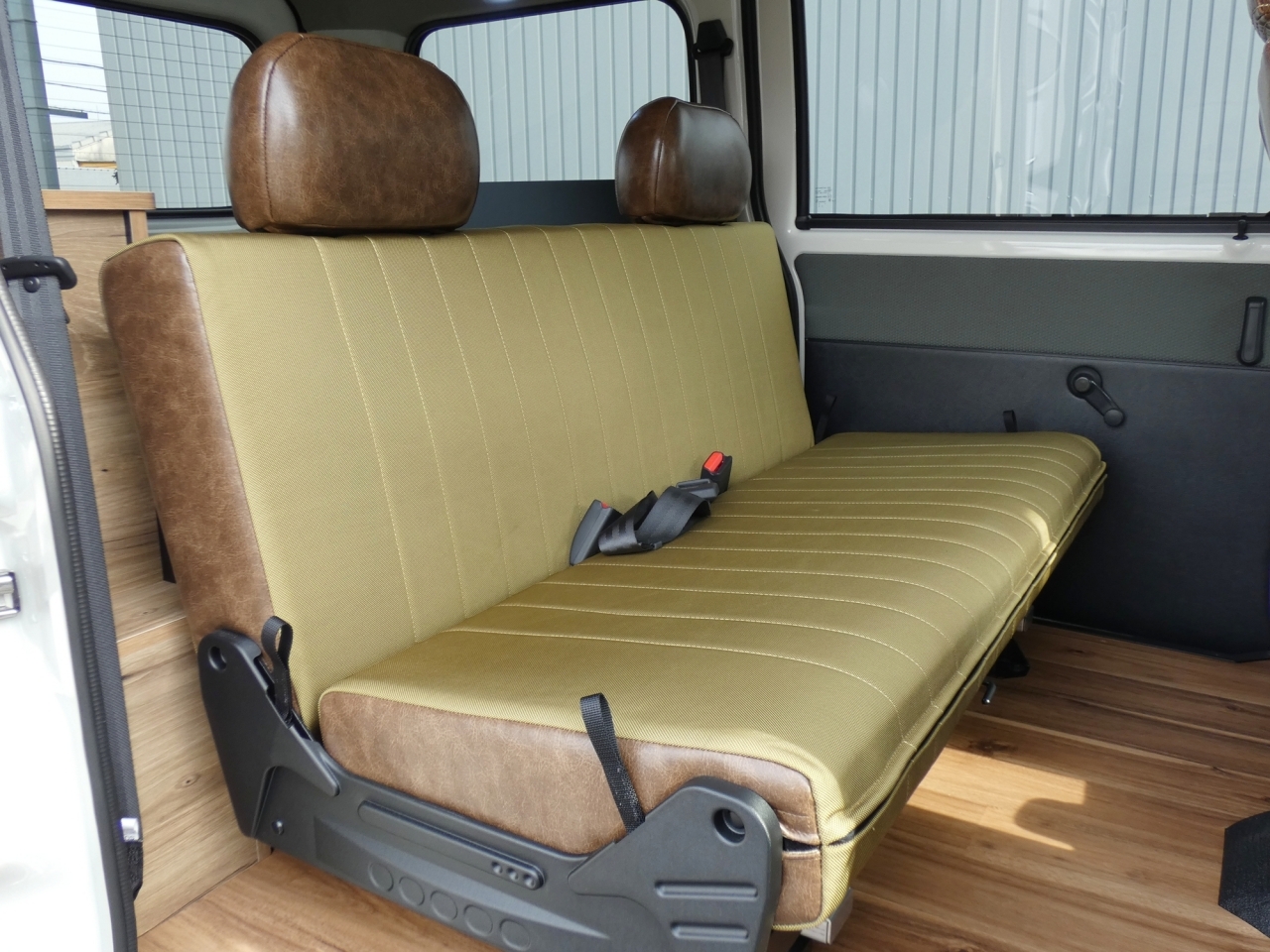 タウンエースVANLIFEカスタムMONOBOX T-01 IHARA　iseat　フラット1200mm幅搭載