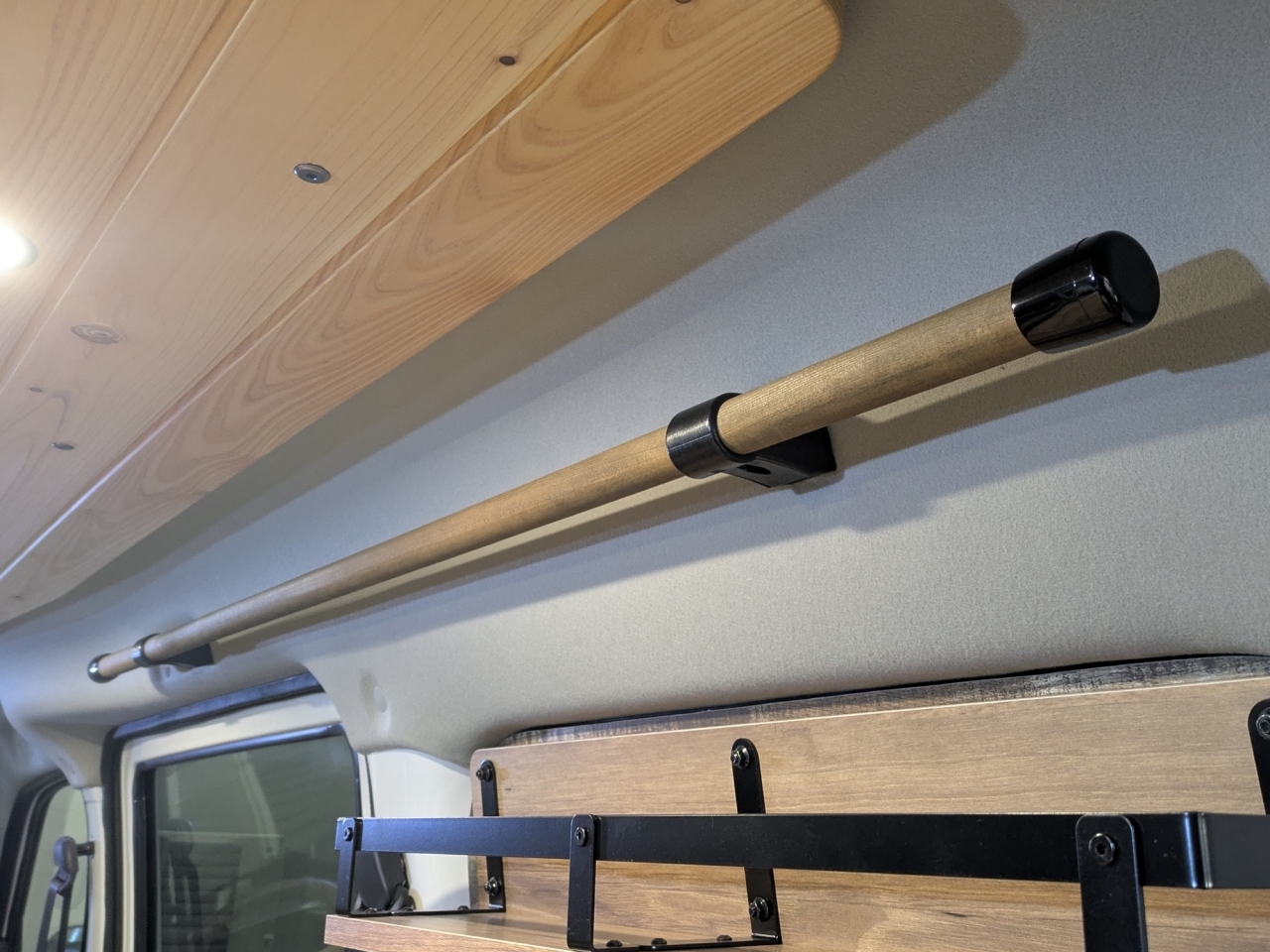 タウンエースVANLIFEカスタムMONOBOX T-01 ウッドサイドバー＆LEDルームランプ標準装備