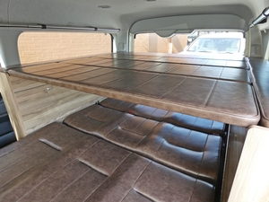 ハイエースワゴン新車コンプリート 2段ベッド×サブバッテリー 本格派車中泊仕様ライトキャンピングカー【FD-BOX6】