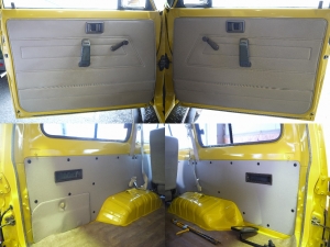 ランクル７０トゥループキャリア
