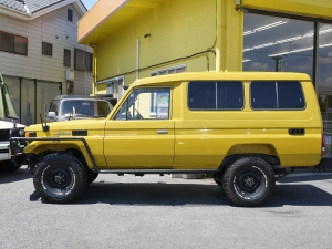 ランクル７０トゥループキャリア