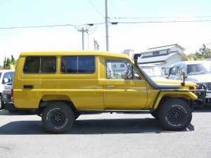ランクル７０トゥループキャリア